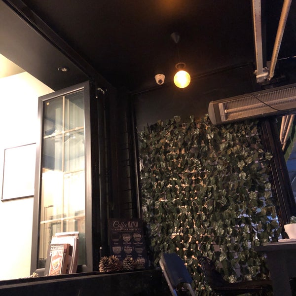 Foto tomada en Lungo Espresso Bar  por Cihan ö. el 7/12/2019