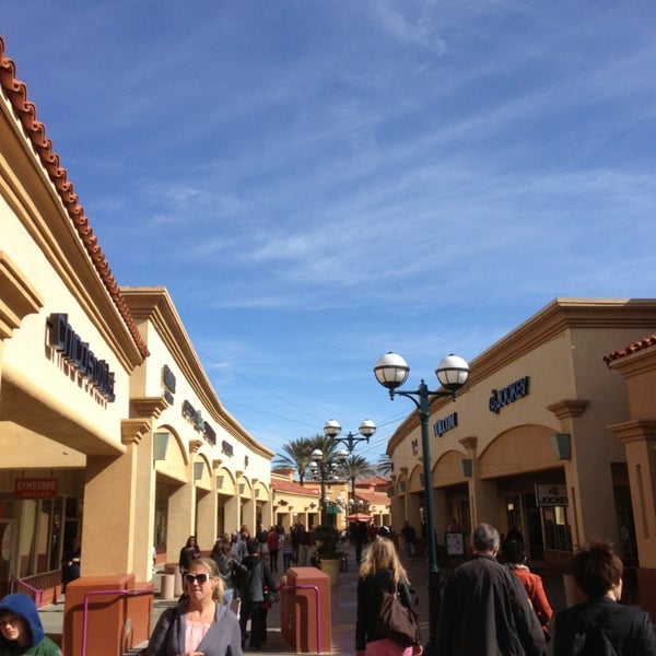 Desert Hills Premium Outlets - Outlet Mall