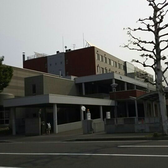 Foto Di 市立札幌大通高等学校 中央区北2条西11丁目