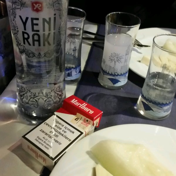 Photo taken at Mavraki Balık Restaurant by Hüseyin T. on 10/8/2016