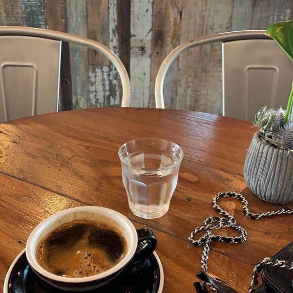 7/4/2019にAsmamkhalfanがRatios Coffeeで撮った写真