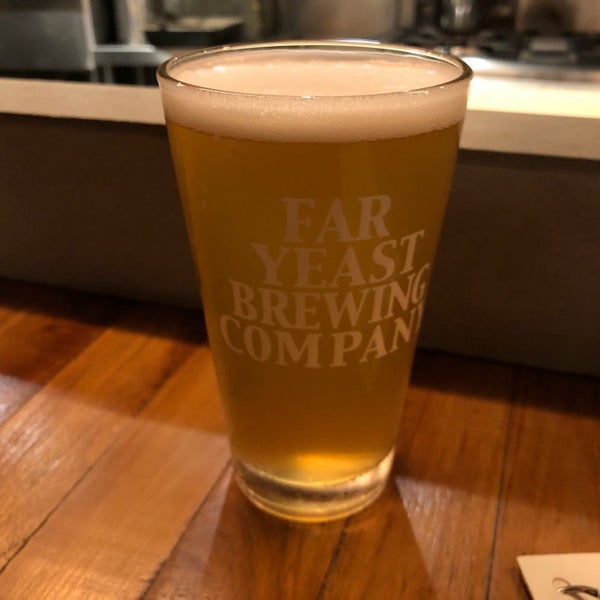 Foto diambil di Far Yeast Tokyo Craft Beer &amp; Bao oleh Yoo pada 8/15/2019