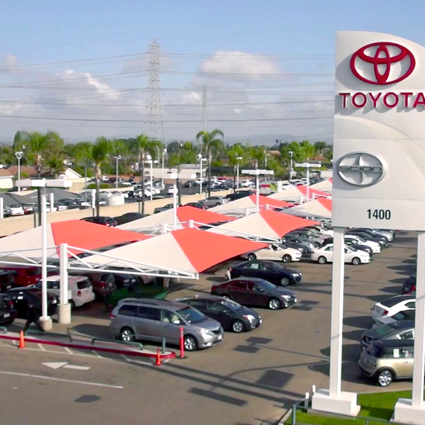 Foto tomada en Toyota of Orange  por Toyota of Orange el 3/31/2015