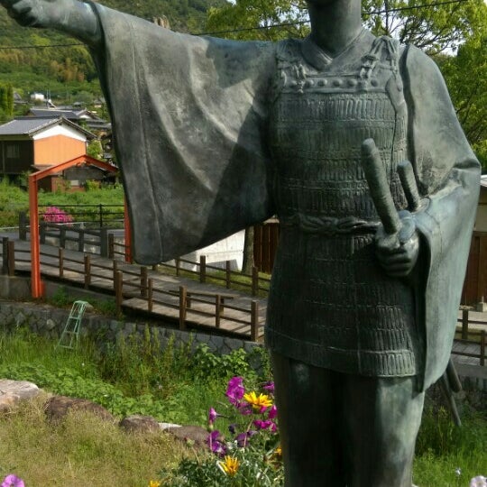 Photos At 鶴姫像 Outdoor Sculpture In 今治市
