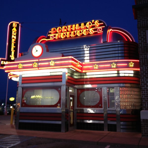 Portillo's Hot Dogs 83 tips from 4242 visitors