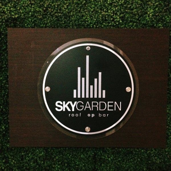 Photo taken at Sky Garden by Pipe G. on 1/17/2015