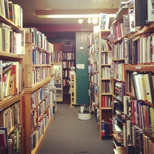 Photo taken at Atlanta Vintage Books by Hooty T. on 1/5/2013