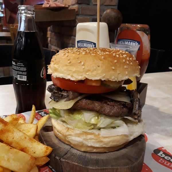 Photo taken at Beeves Burger by Eylül A. on 10/1/2017