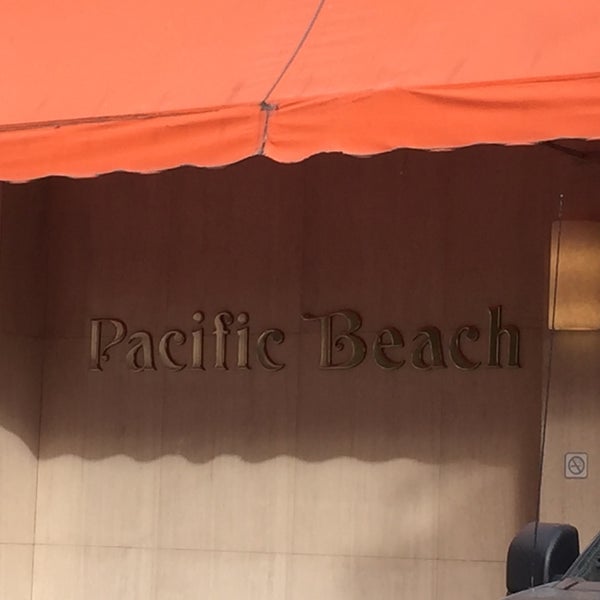 Photo taken at Pacific Beach Hotel Waikiki by いなば り. on 5/28/2017