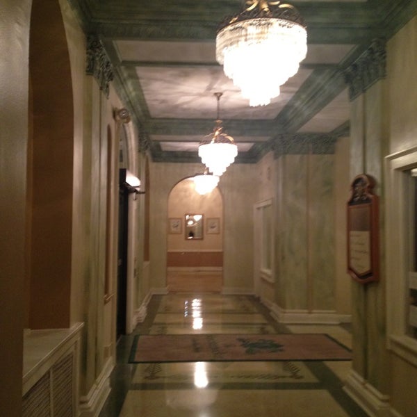 The Knickerbocker on the Lake Yankee Hill Milwaukee, WI