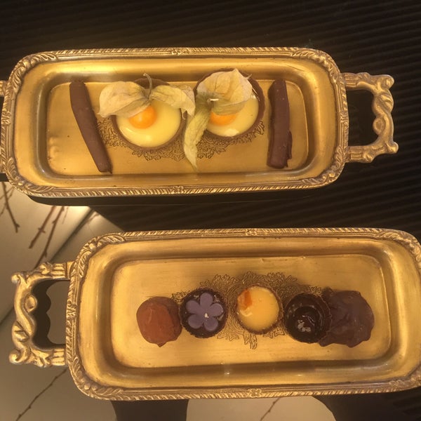 Photo taken at Marie Antoinette Chocolatier by Diyala🍀 on 8/21/2018
