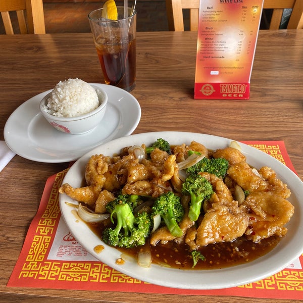 General Tso’s chicken is sooo good, make fresh to order.