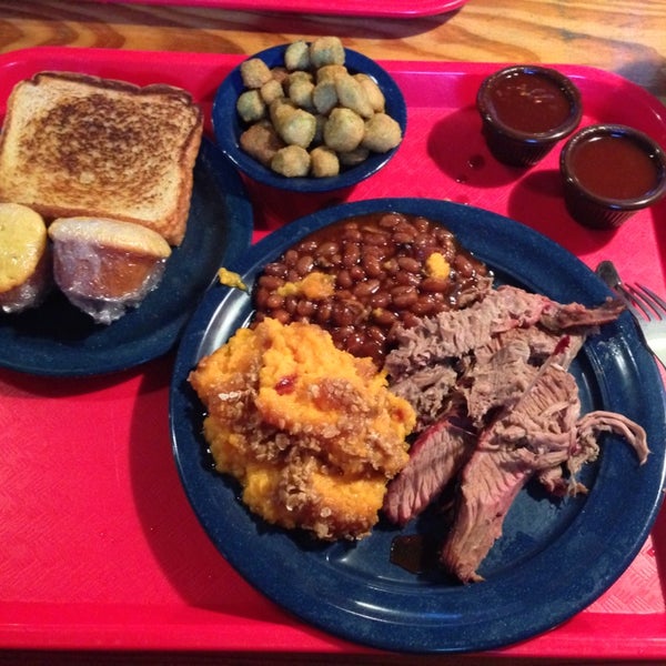 10/14/2013 tarihinde Zenon M.ziyaretçi tarafından Cecil&#39;s Texas Style BBQ'de çekilen fotoğraf