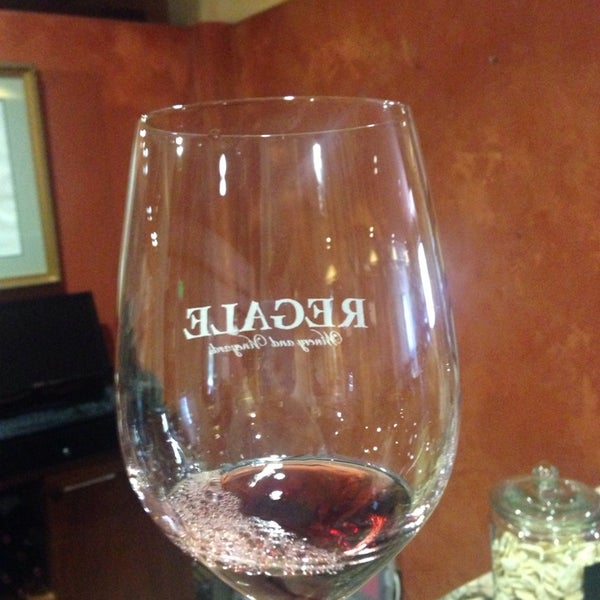 Photo prise au Regale Winery &amp; Vineyards par Scott C. le4/19/2014