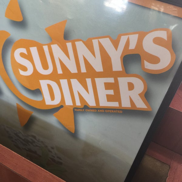 Снимок сделан в Sunny&#39;s Diner пользователем Rob M. 8/30/2015