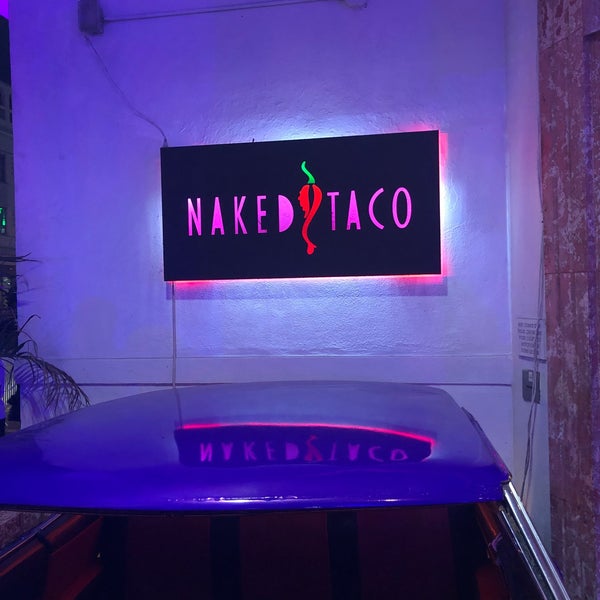 Foto diambil di Naked Taco oleh Jenni H. pada 3/18/2021
