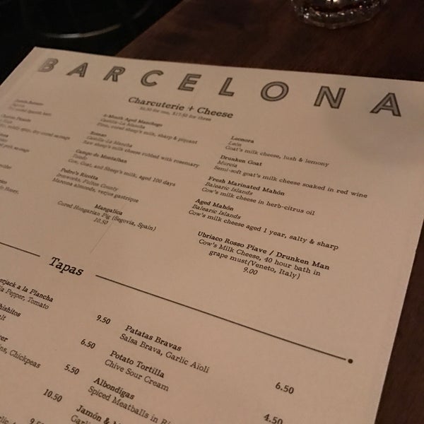 2/28/2017 tarihinde Carrie B.ziyaretçi tarafından Barcelona Wine Bar'de çekilen fotoğraf