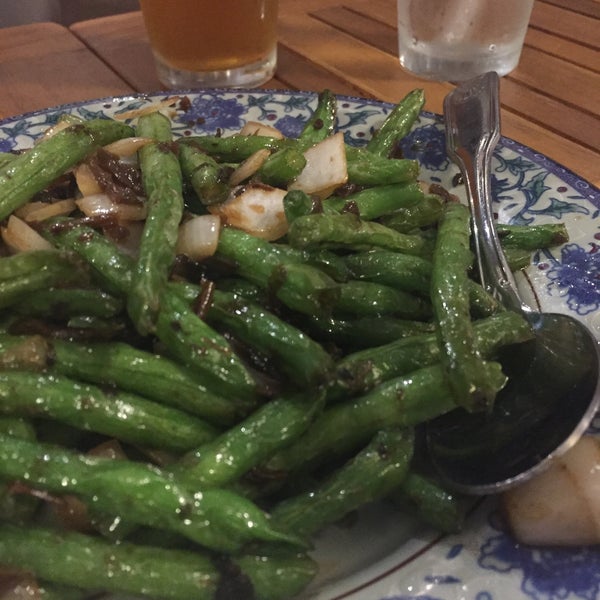 9/18/2016 tarihinde Carrie B.ziyaretçi tarafından 家 Jia Szechuan Food &amp; Bar'de çekilen fotoğraf