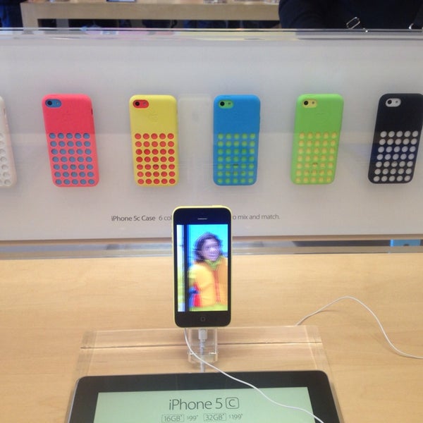 Photos At Apple Old Orchard Electronics Store In Skokie