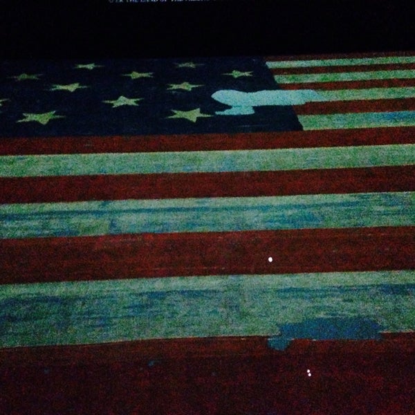 รูปภาพถ่ายที่ Star-Spangled Banner โดย Beverly C. เมื่อ 4/13/2014