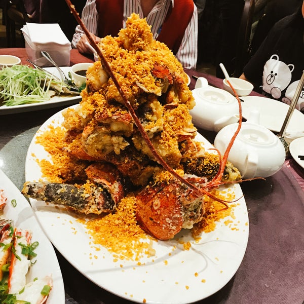 Foto tirada no(a) Fishman Lobster Clubhouse Restaurant 魚樂軒 por Chris-Tèr J. em 10/29/2016