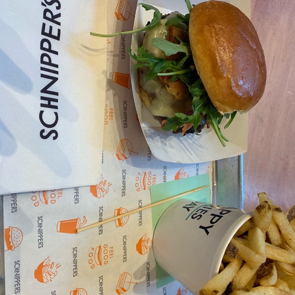 Photo taken at Schnipper&#39;s Quality Kitchen by Ruben d. on 9/6/2019