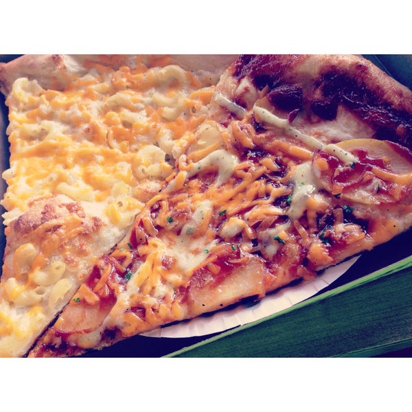 8/24/2015にAmaraがIan&#39;s Pizzaで撮った写真