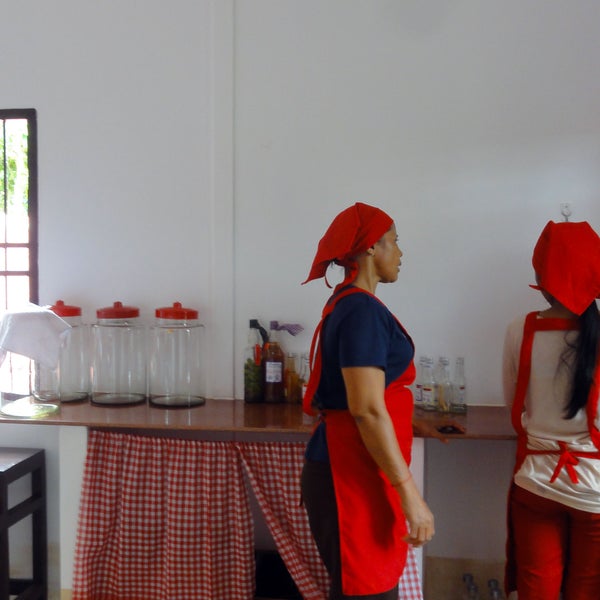 4/3/2015에 Sombai Cambodian Liqueur Workshop &amp; Shop님이 Sombai Cambodian Liqueur Workshop &amp; Shop에서 찍은 사진