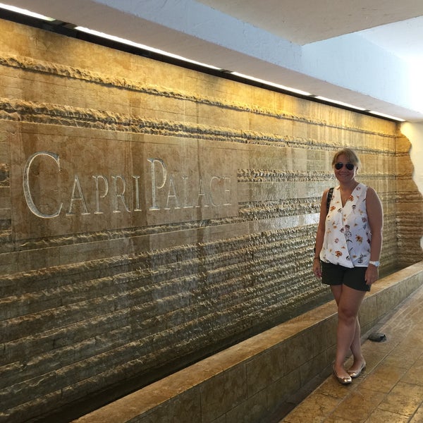 Снимок сделан в Capri Palace Hotel &amp; Spa пользователем Yuksel M. 9/15/2016