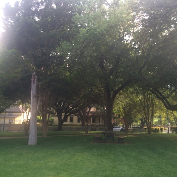 Central Square Park 3000 floyd st