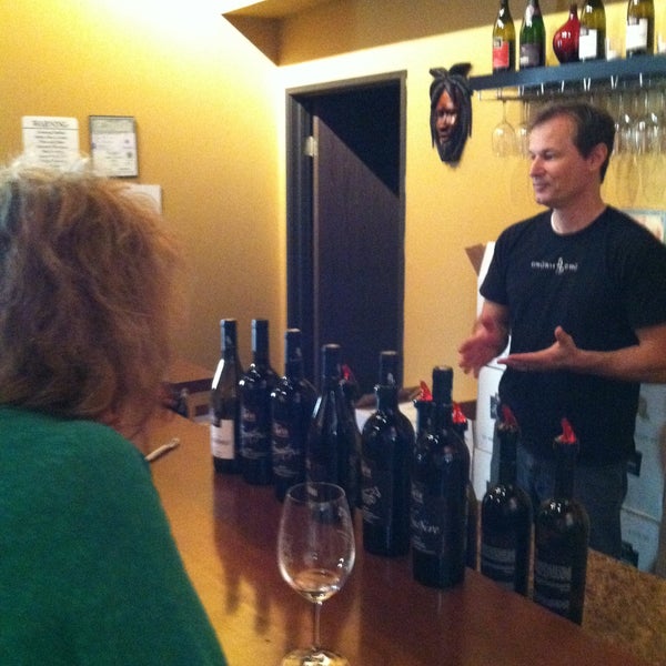 5/12/2013에 Gary C.님이 Four Brix Winery and Tasting Room에서 찍은 사진
