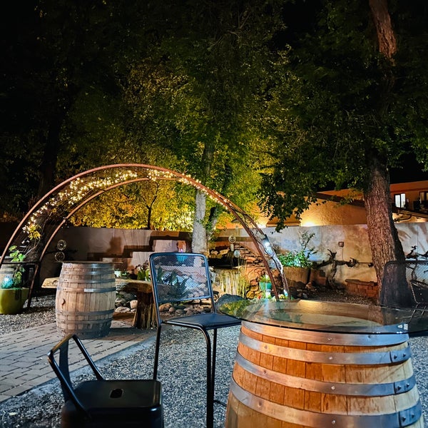 Photo taken at Vino Di Sedona Fine Wine &amp; Craft Beer by Hide＊ K. on 9/20/2023