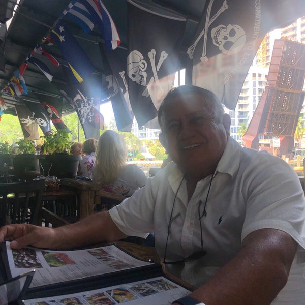 Photo taken at The Pirate Republic Seafood &amp; Grill by Estefanía Y. on 4/7/2019