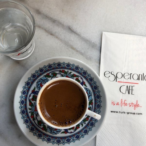 รูปภาพถ่ายที่ Esperanto Cafe โดย Gizem เมื่อ 9/9/2018