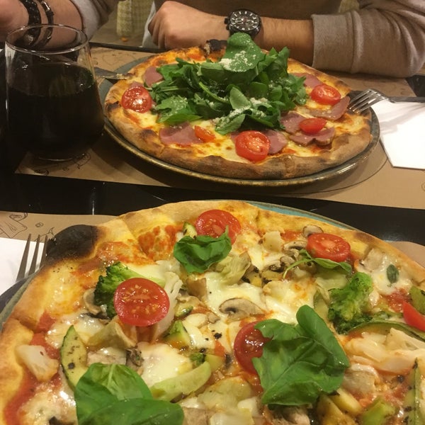 Снимок сделан в Emporio Pizza &amp; Pasta пользователем Erçin Ş. 2/21/2019