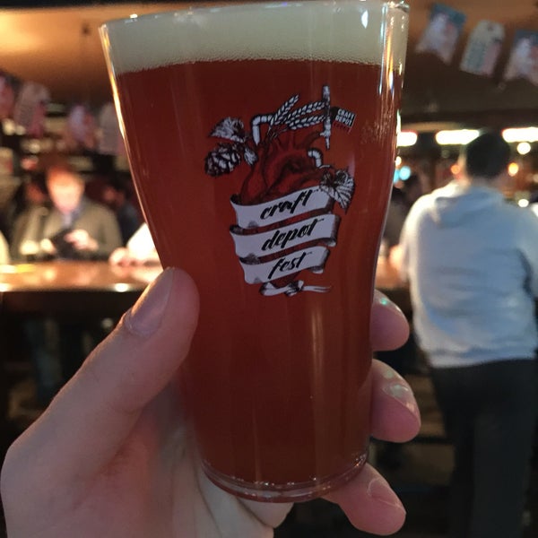 Foto scattata a HopHead Craft Beer Pub da アレクサンドル⚡️ il 12/2/2017