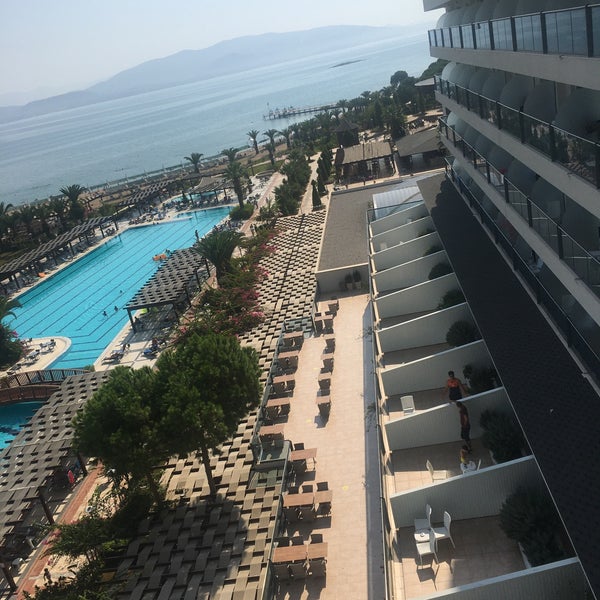 Photo taken at Venosa Beach-Resort &amp; Spa by Hatice T. on 9/16/2020
