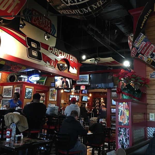 Stock Car Cafe Concourse B, btwn Gates B8 & B10