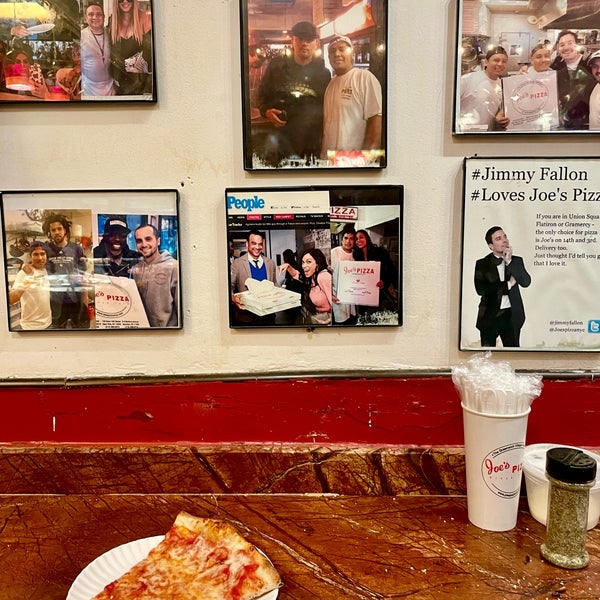 Photo taken at Joe&#39;s Pizza by Bnt Battuta . on 11/14/2022