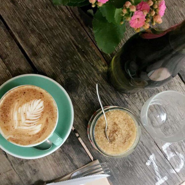 4/28/2018 tarihinde Bnt Battuta .ziyaretçi tarafından Brickwood Coffee &amp; Bread'de çekilen fotoğraf