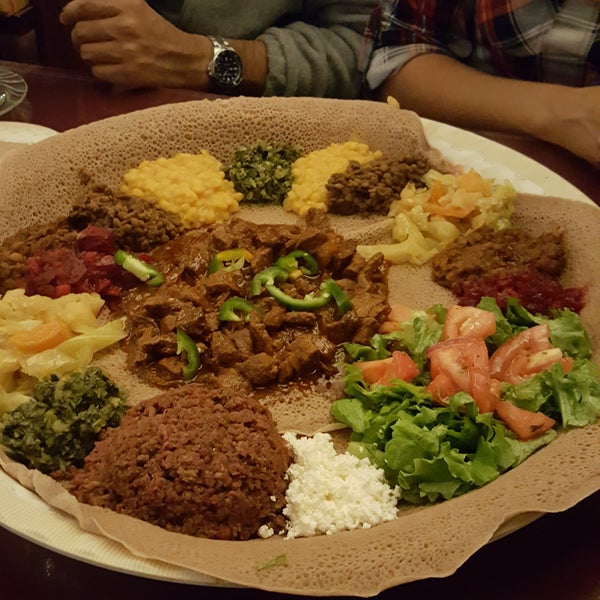 10/4/2016 tarihinde Yina M.ziyaretçi tarafından Lalibela Restaurant'de çekilen fotoğraf