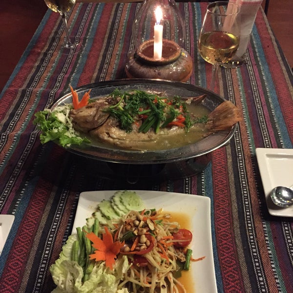 Foto tomada en Paak Dang Restaurant  por Londonboy el 7/13/2015