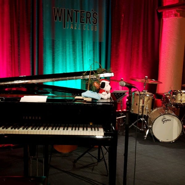 Снимок сделан в Winter&#39;s Jazz Club пользователем Tom R. 12/8/2021