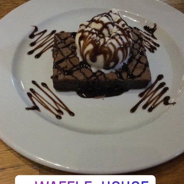 7/30/2018にNesliş .がWaffle House Cafeで撮った写真