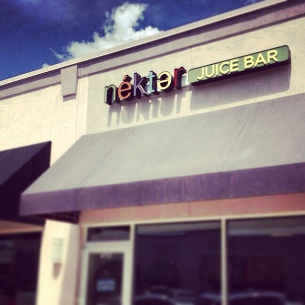รูปภาพถ่ายที่ Nekter Juice Bar โดย Oh Hey Dallas เมื่อ 7/17/2013