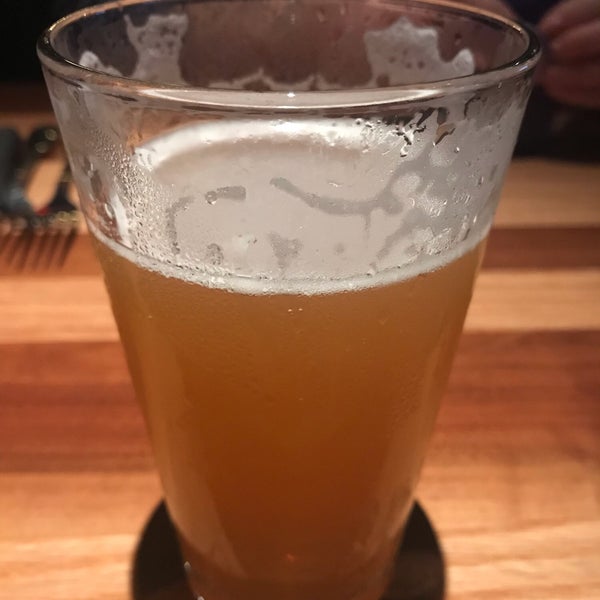 Photo taken at BJ&#39;s Restaurant &amp; Brewhouse by Donnie W. on 2/7/2019
