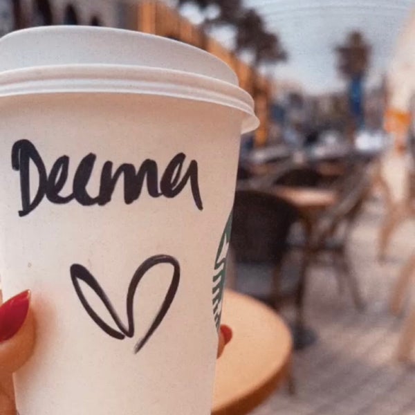 Foto diambil di Starbucks oleh Deema.💎 pada 12/6/2021