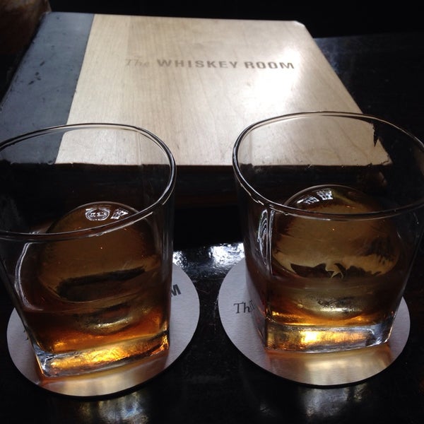 7/15/2014にBrendan J.がThe Whiskey Room at Ri Raで撮った写真