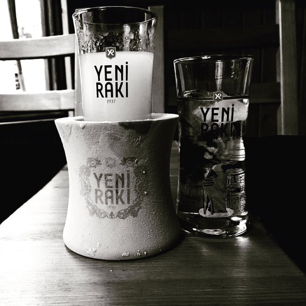Das Foto wurde bei Semt Meyhanesi von Doğan A. am 6/12/2016 aufgenommen
