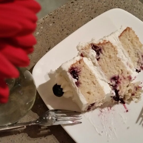 Снимок сделан в Red Dessert Dive &amp; Coffee Shop пользователем Jen L. 7/18/2014